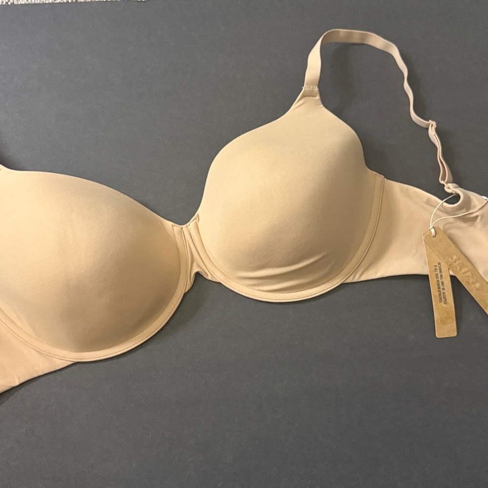Skims fits everybody tee shirt bra 34DDD